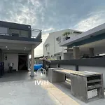 Ipoh 19A Villa For 12Pax 6 Carpark With Bbq By Iwh
