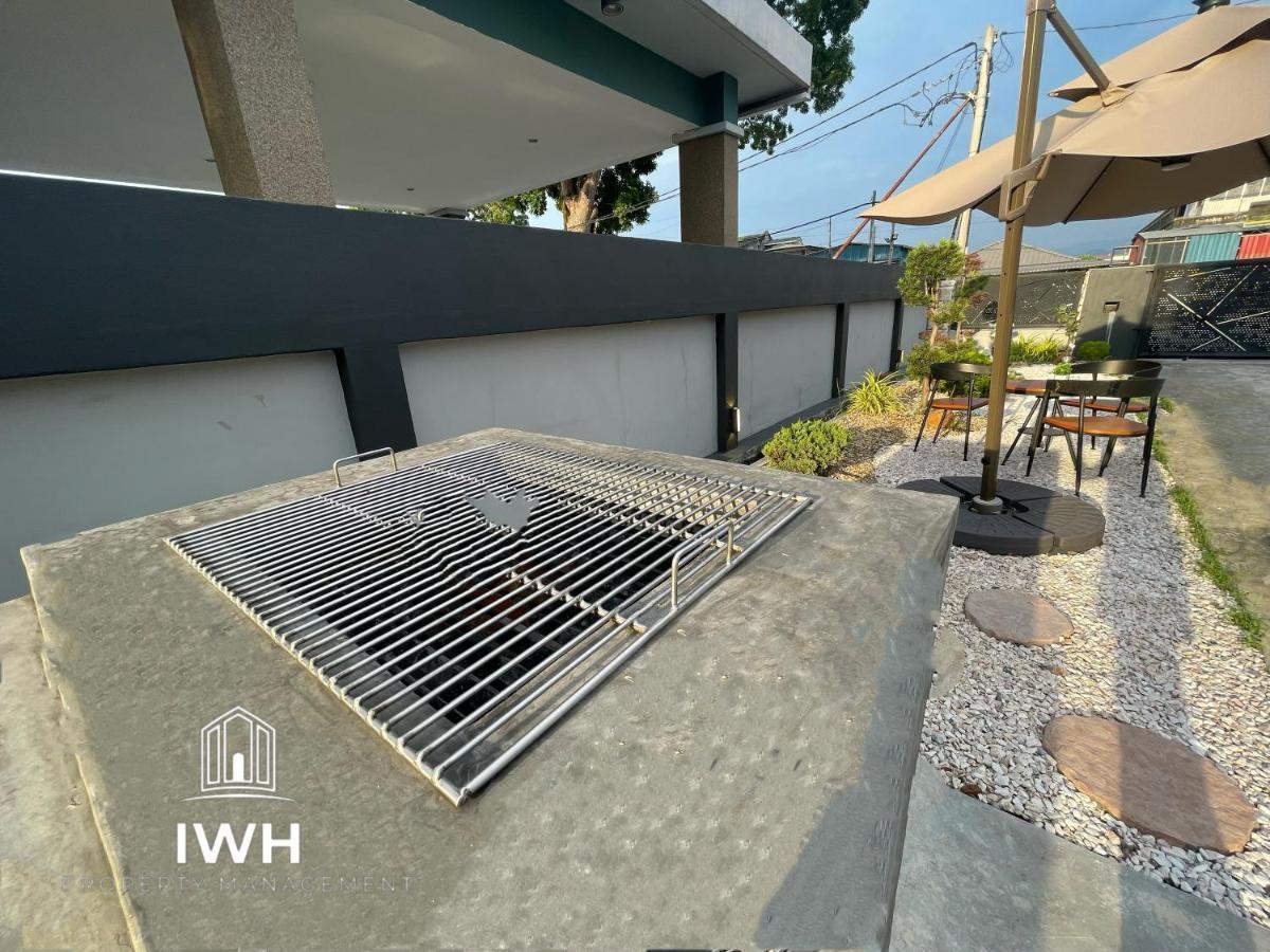 19a For 12pax 6 Carpark With Bbq By Iwh Vila Ipoh